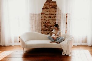 motherhood session in downtown dallas, ga